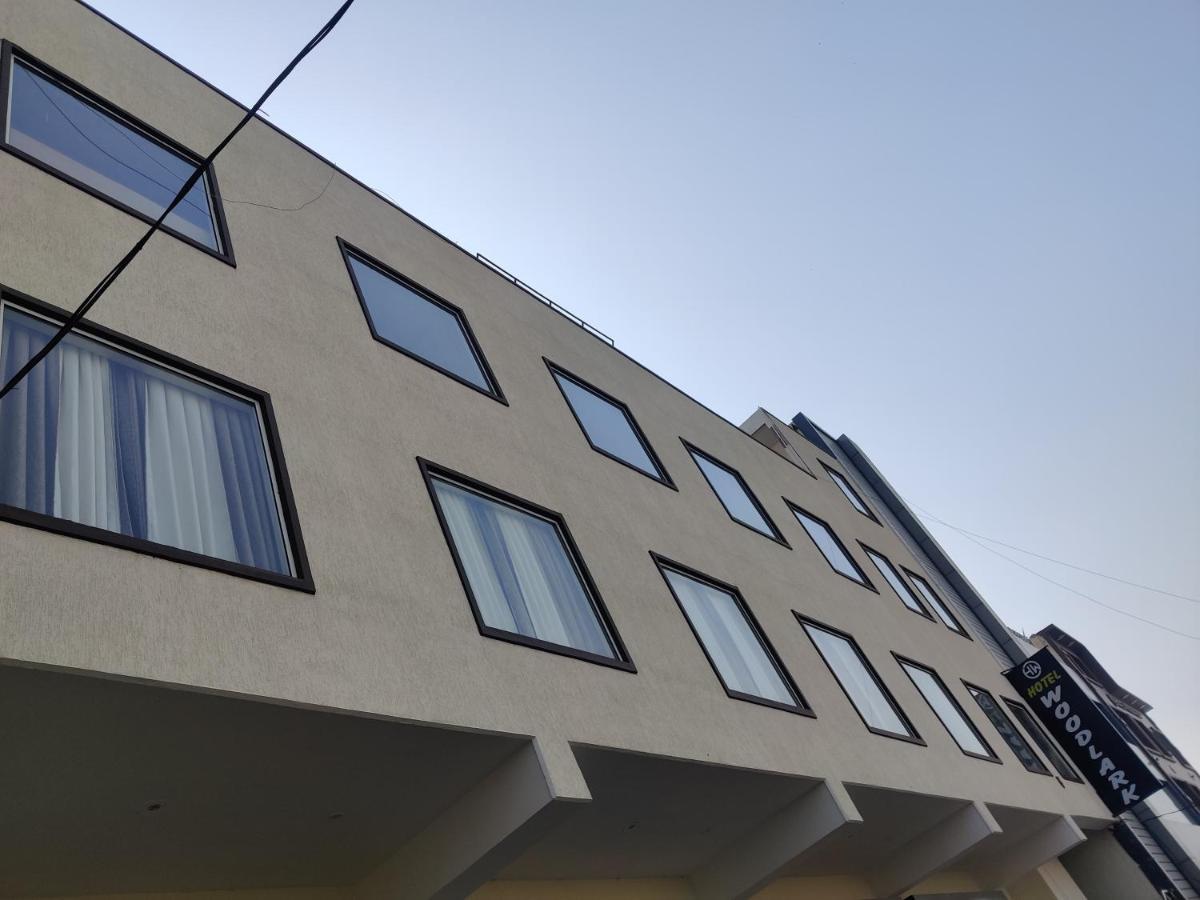 Hotel Woodlark Zirakpur - A Peaceful Stay Exterior photo