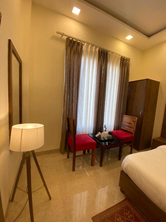 Hotel Woodlark Zirakpur - A Peaceful Stay Exterior photo