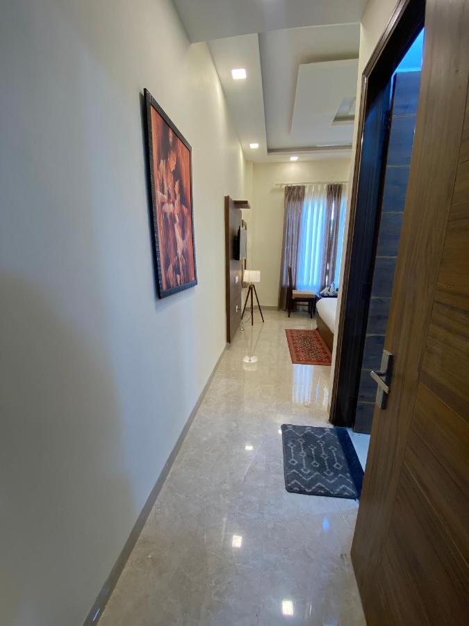 Hotel Woodlark Zirakpur - A Peaceful Stay Exterior photo