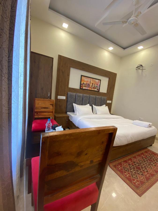 Hotel Woodlark Zirakpur - A Peaceful Stay Exterior photo