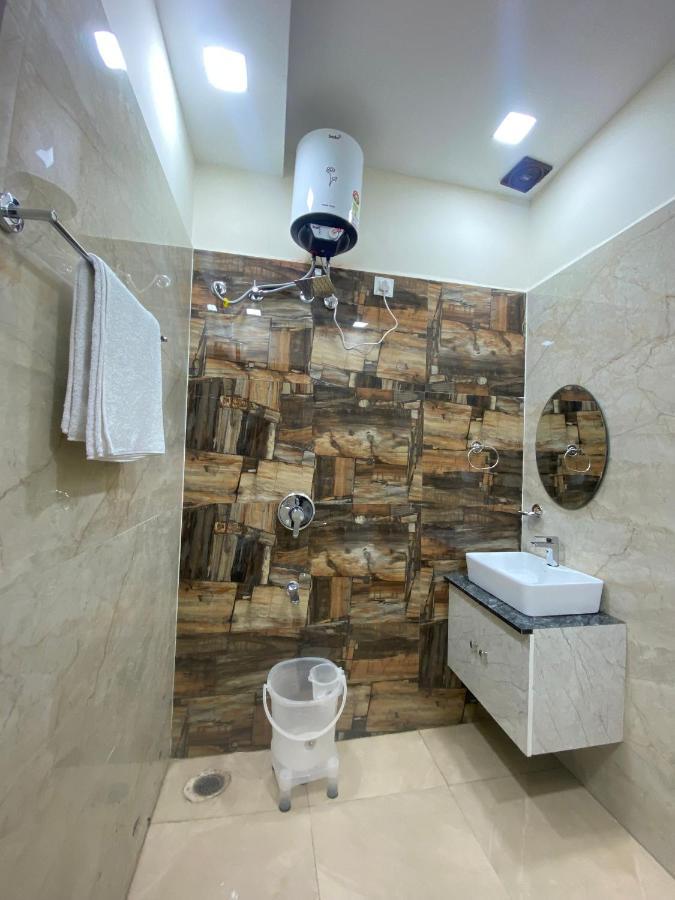 Hotel Woodlark Zirakpur - A Peaceful Stay Exterior photo