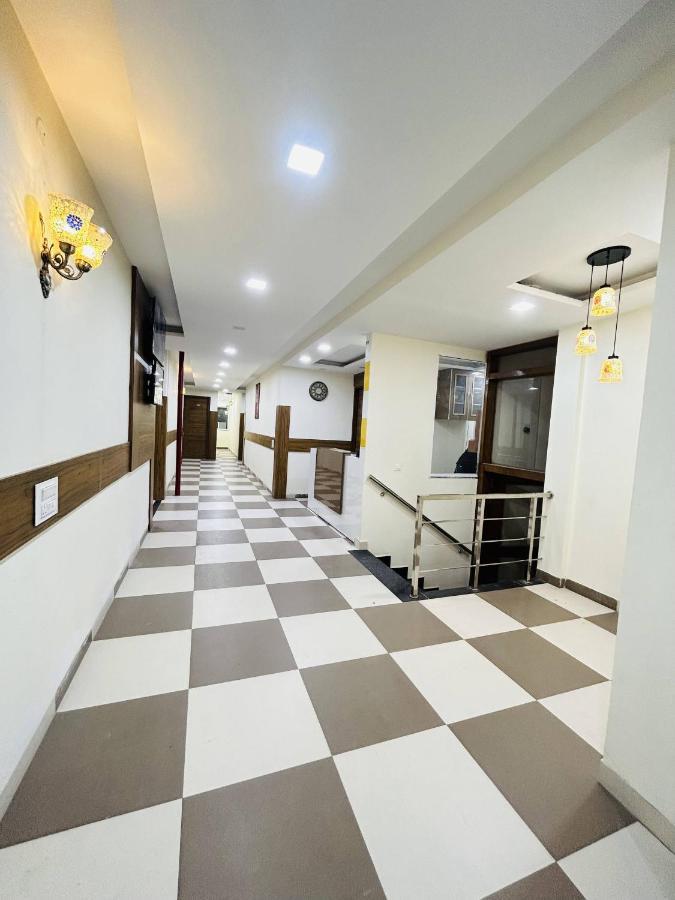 Hotel Woodlark Zirakpur - A Peaceful Stay Exterior photo