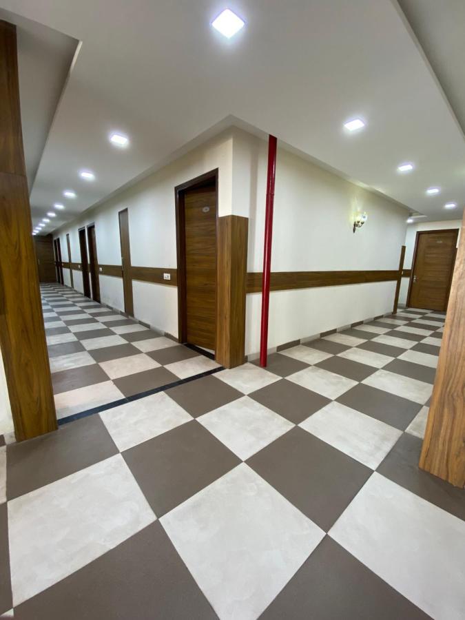 Hotel Woodlark Zirakpur - A Peaceful Stay Exterior photo